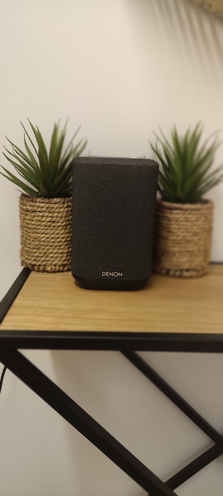 רמקול Denon אלחוטי בסלון